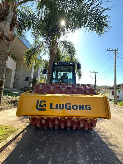 Município adquire rolo compactador 