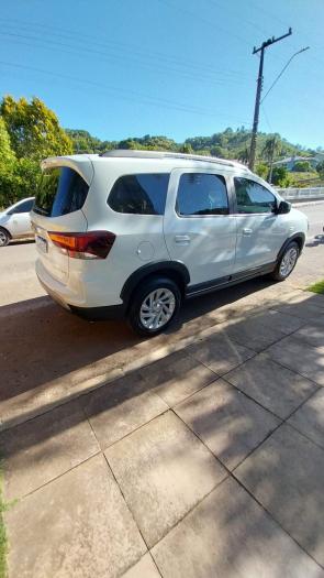 Município de Coqueiro Baixo adquire novo veículo para a Secretaria de Educação