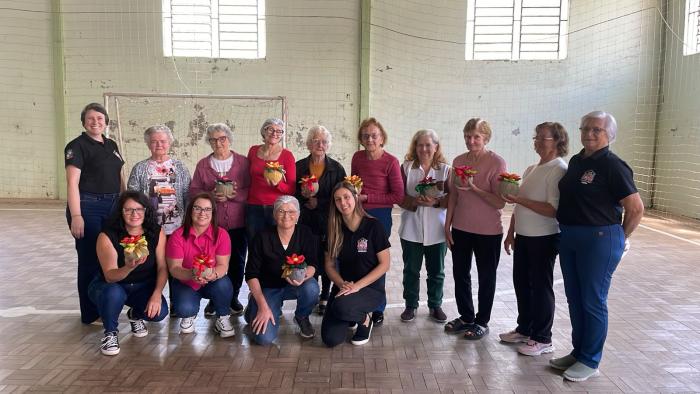  ENCONTRO DE IDOSOS EM LINHA PEDRAS BRANCAS FORTALECE LAÇOS E PROMOVE MOMENTOS DE CONVIVÊNCIA
